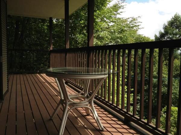 Balcony. Deck is widely we have spacious. BBQ, etc. can be enjoyed on the day of the roof There is also a rain.