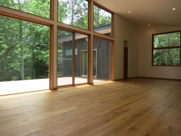 Living. Excellent wooden sash and floor heating, You can spend a warm and comfortable even in winter.