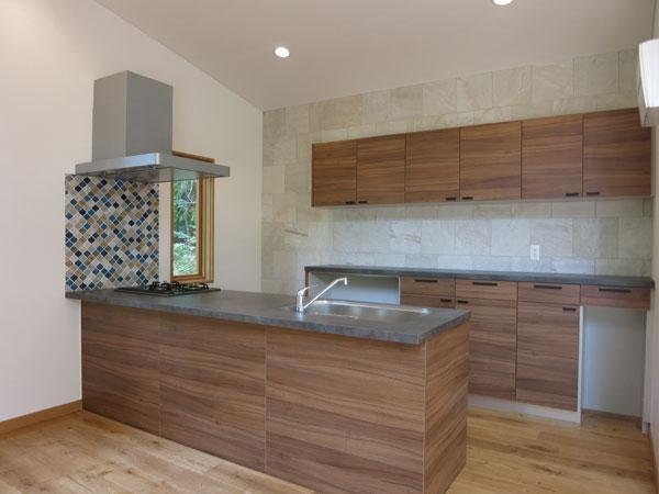 Kitchen. Simple stylish kitchen with a profound sense of the, Dishes also is enjoyed.