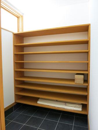 Receipt. Widely ensure even shoe box independently of the entrance!