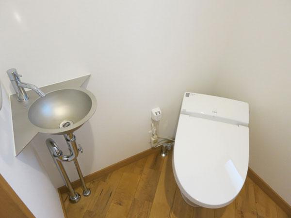 Toilet. Toilet is also easy to use in a wide space.