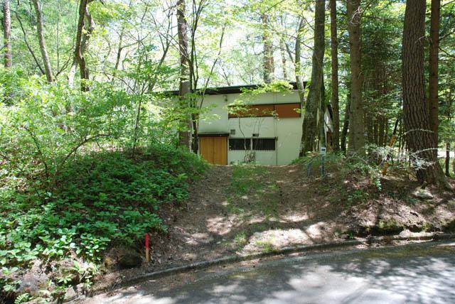 Local photos, including front road. 23-64A