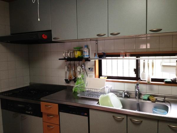 Kitchen. About 7 Pledge of kitchen has good usability, It is spacious.