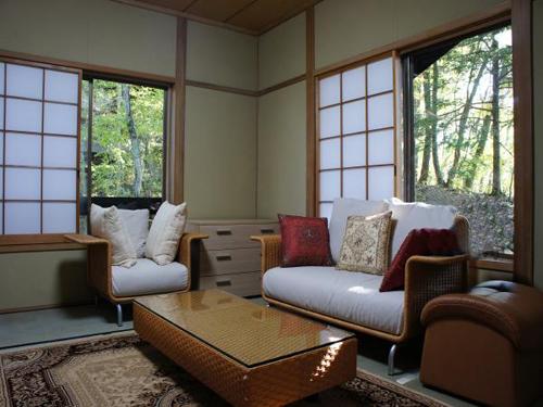 Non-living room. Dare coordination as discourse space a Japanese-style room. Also it seems to fit modern interior.