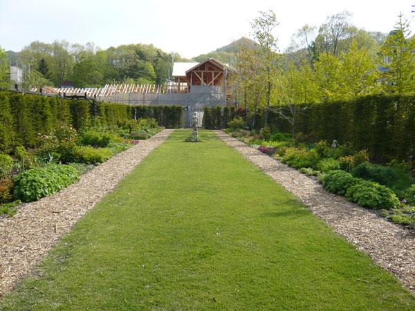 Other. Lake garden smell of roses drifts in the summer. (50m from local)