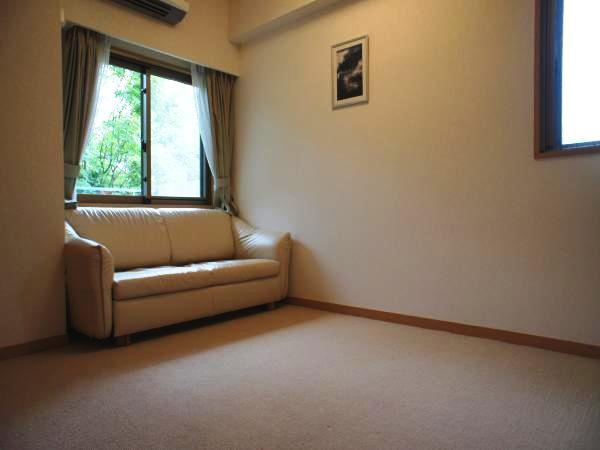 Non-living room. Is another of Western-style. Is a floor plan of the easy-to-use 3LDK.