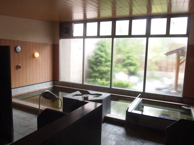 Other common areas. It is a bath of source. Care even if in good condition, Very beautiful.
