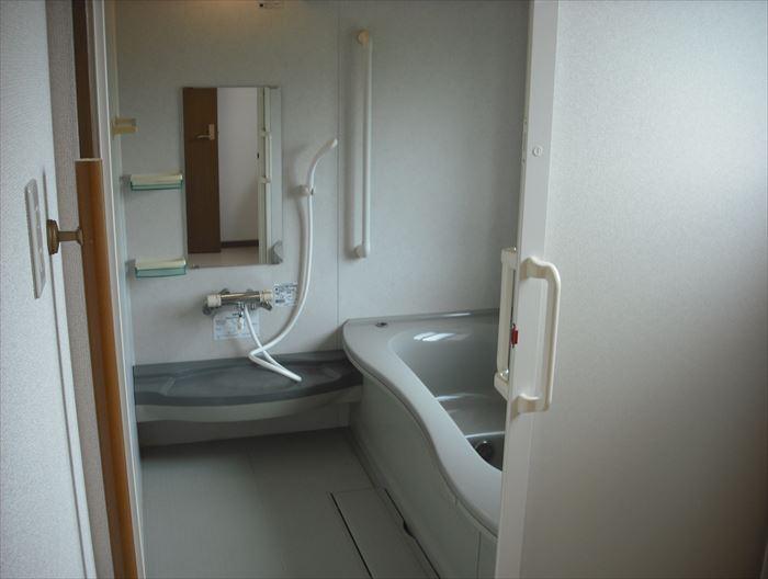 Bathroom. Unit bus 1, 2 Kaitomo installation