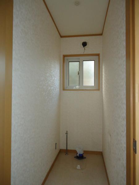 Toilet. Toilet will be new goods exchange. It is comfortable in the hot-water heating toilet seat.