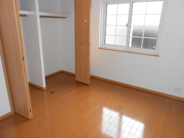 Other room space. North bedroom (Western-style ・ 6.0 tatami mats) ・ Closet equipped