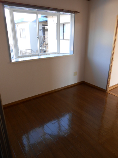 Other room space. East Western-style (4.5 tatami mats)