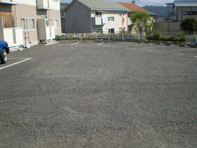 Parking lot. Building south parking lot (second unit of additional contract possible)