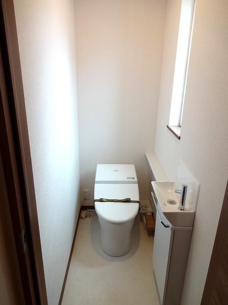 Toilet. heating, Cleaning function toilet. 