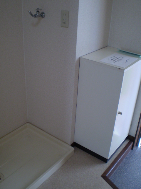 Entrance. Shoe box ・ Indoor Laundry Area equipped