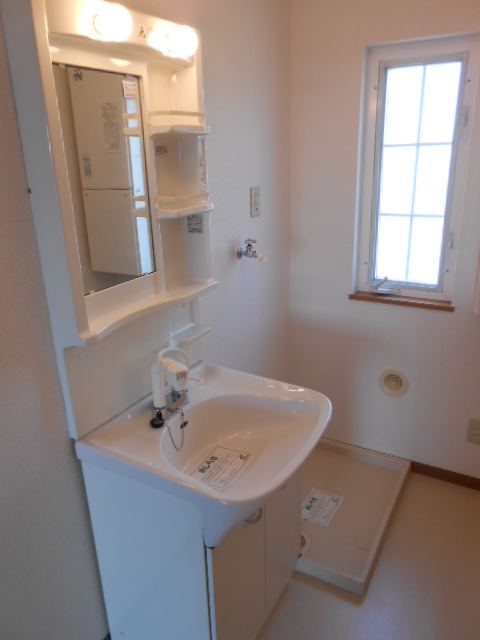 Washroom. Vanity shower ・ There is next to the ventilation window