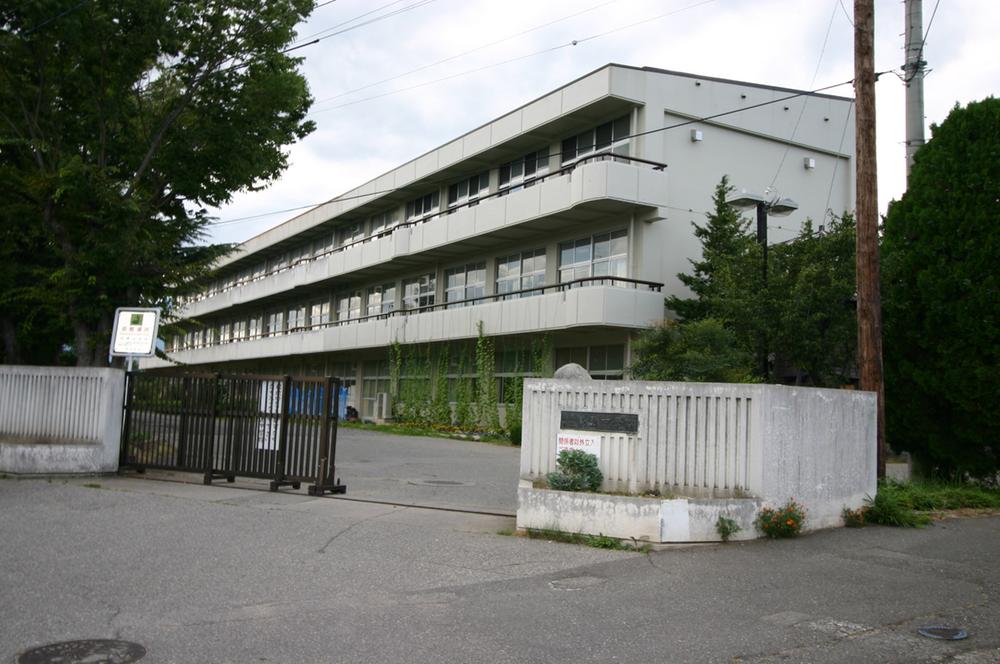 Junior high school. 740m to Matsushima junior high school