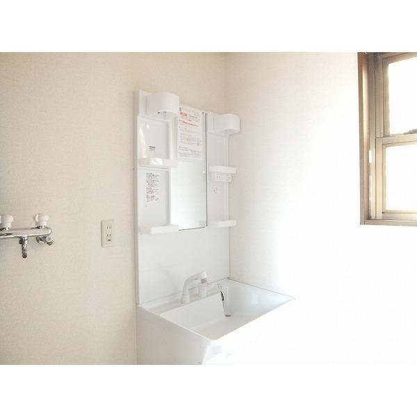 Wash basin, toilet