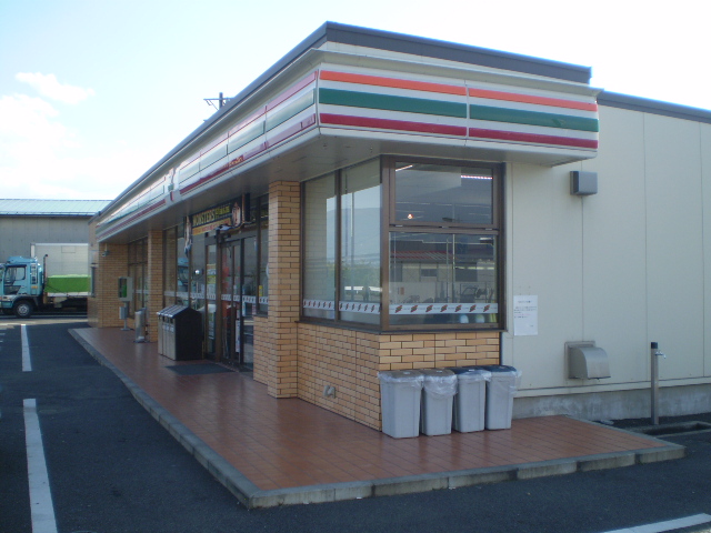 Convenience store. Seven-Eleven Matsumoto Nakajo Bridge store up (convenience store) 436m