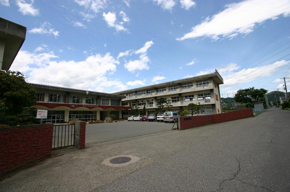 Junior high school. 1337m to Matsumoto Municipal Metoba junior high school