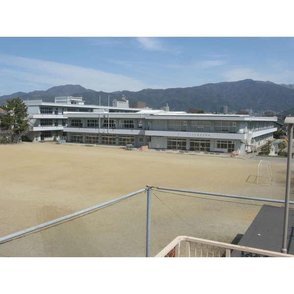 Primary school. 654m Kamata elementary school until the Matsumoto City Kamata Elementary School