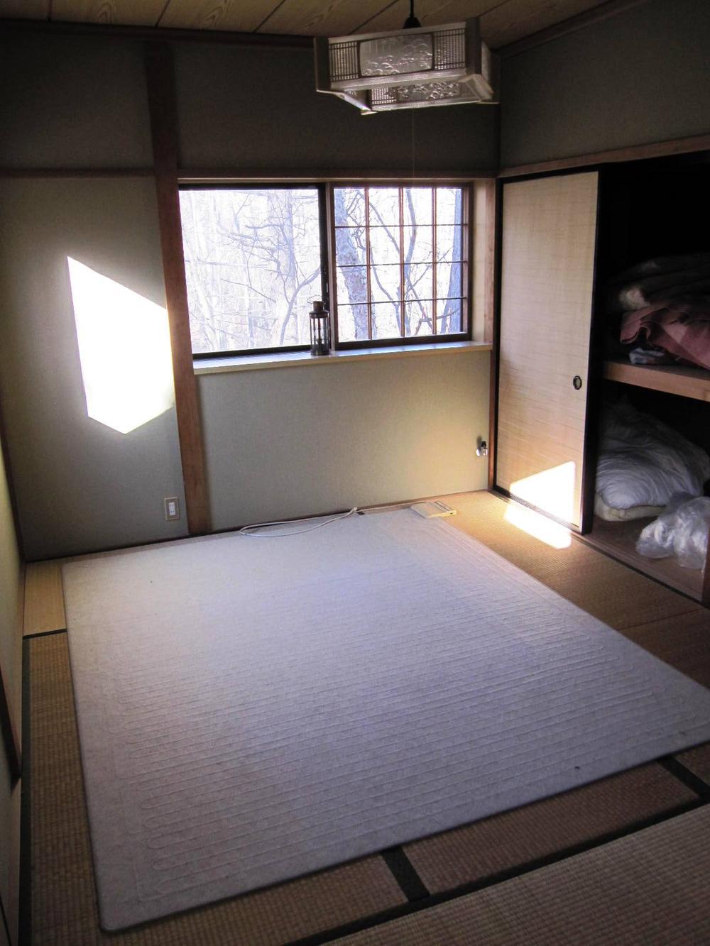 Non-living room. The second floor Japanese-style room (6 quires)