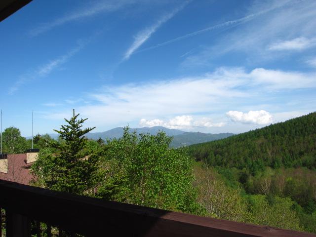 View photos from the dwelling unit. View from the balcony. Overlooking the Chichibu mountain range to the east.