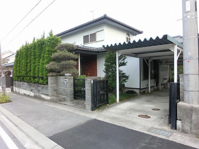 Local appearance photo. Local (10 May 2013) Shooting