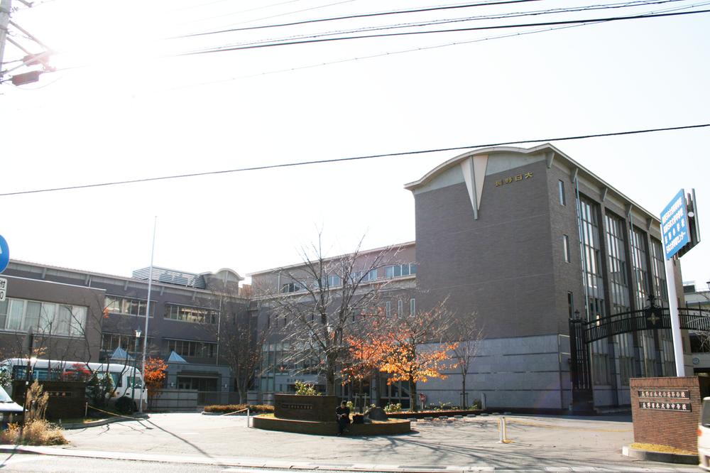 Primary school. 2100m to Nagano Nihon included elementary school