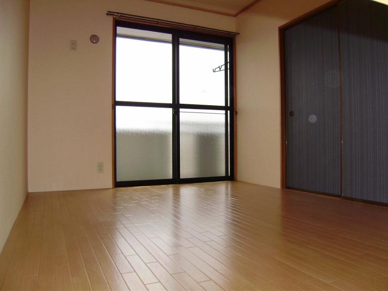 Other room space. Japanese-style room ~ To Western-style (Nanyang room)