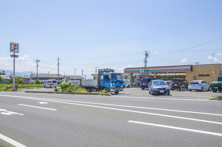 Convenience store. Seven-Eleven Toyono Kanisawa store up (convenience store) 1858m