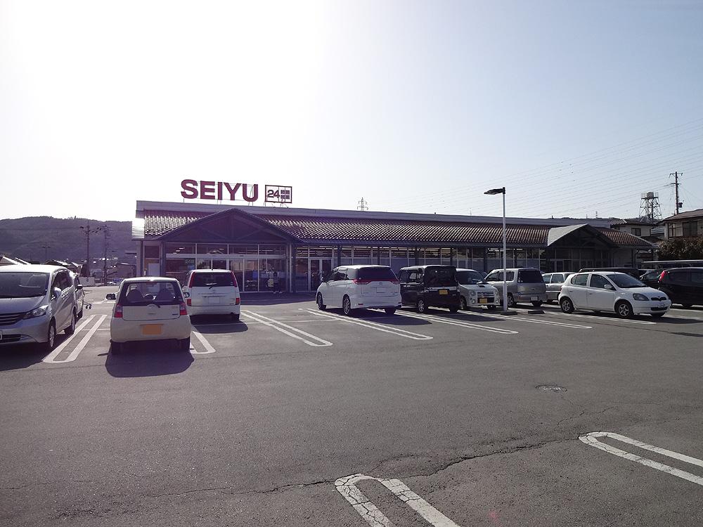 Supermarket. 1435m to Seiyu Okaya Kitamise