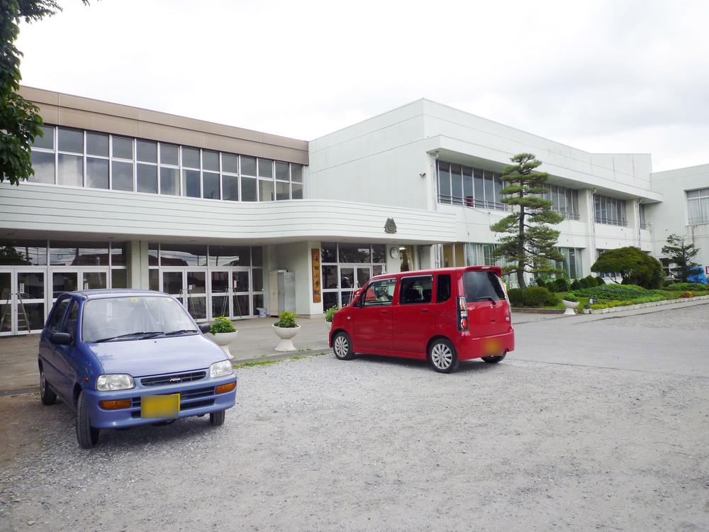 Primary school. 949m to Okaya Ritcho area elementary school
