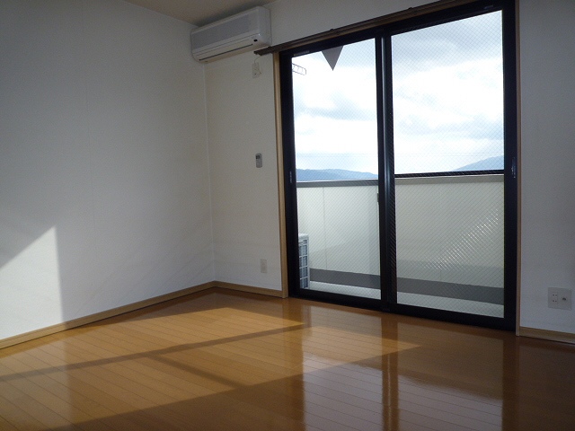 Living and room.  ※ 304, Room