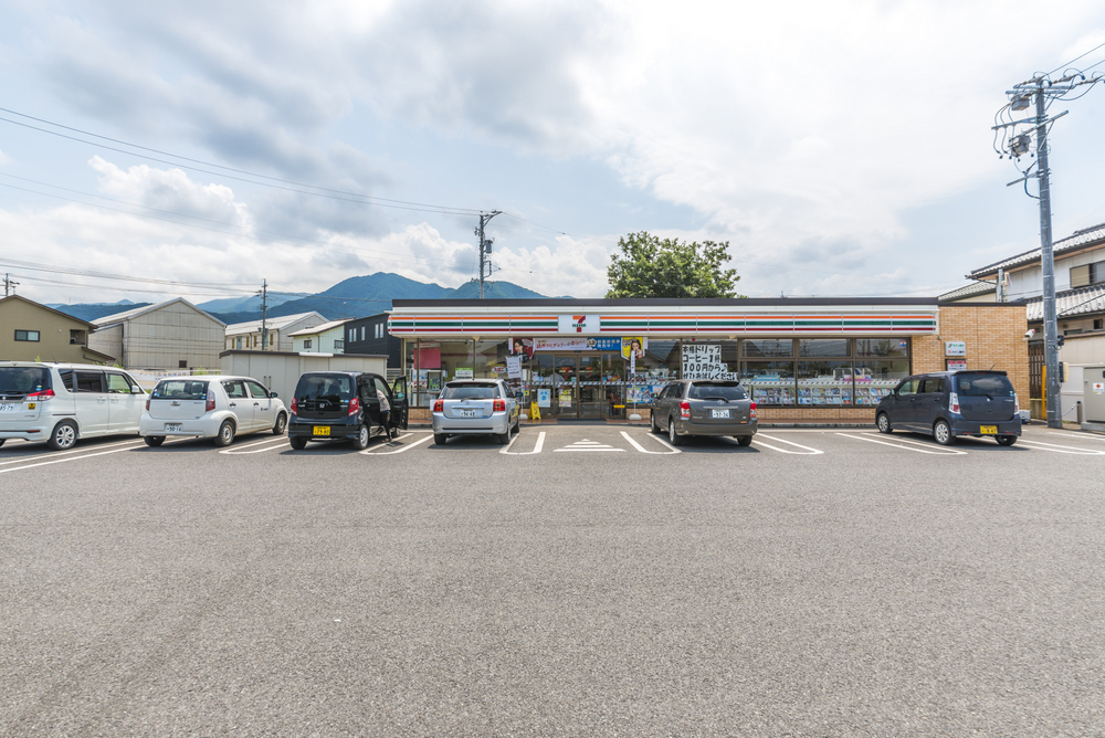 Convenience store. Seven-Eleven Suzaka Haruki Machiten up (convenience store) 1255m