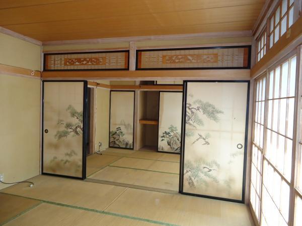 Other introspection. Appearance as seen from between the first floor Japanese-style room 8 quires.  It is 2 between the continuance of the room.