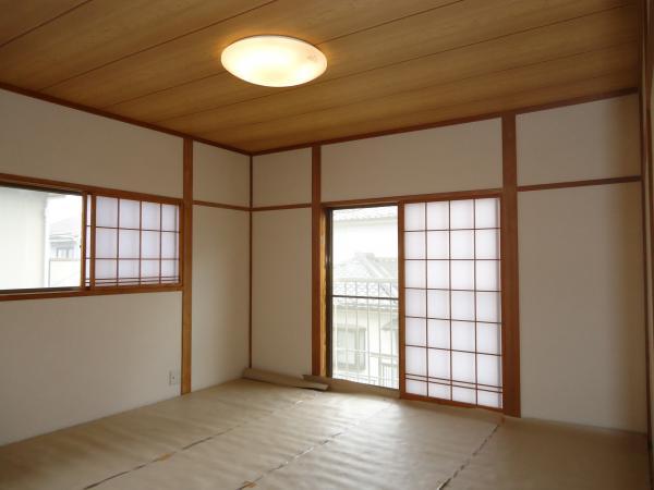 Non-living room. Second floor 8 pledge Japanese-style tatami of Omotegae, Sliding door ・ Sliding door re-covering, Was cross re-covering.
