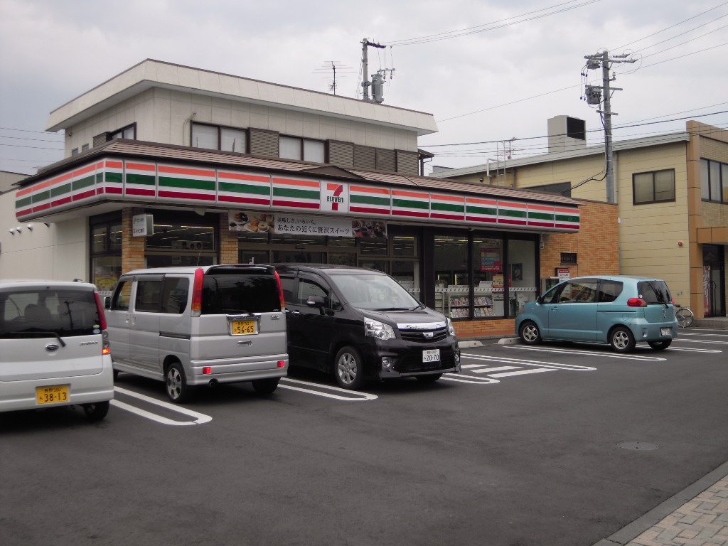Convenience store. Seven-Eleven Ueda Fumiiri 2-chome up (convenience store) 1091m