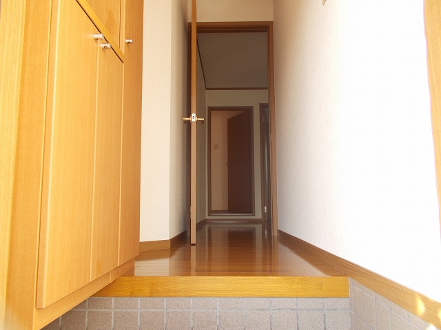 Entrance. You can securely stored in vertical storage and cupboard