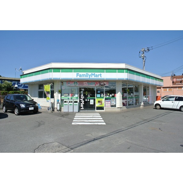 Convenience store. FamilyMart Ada store up (convenience store) 962m