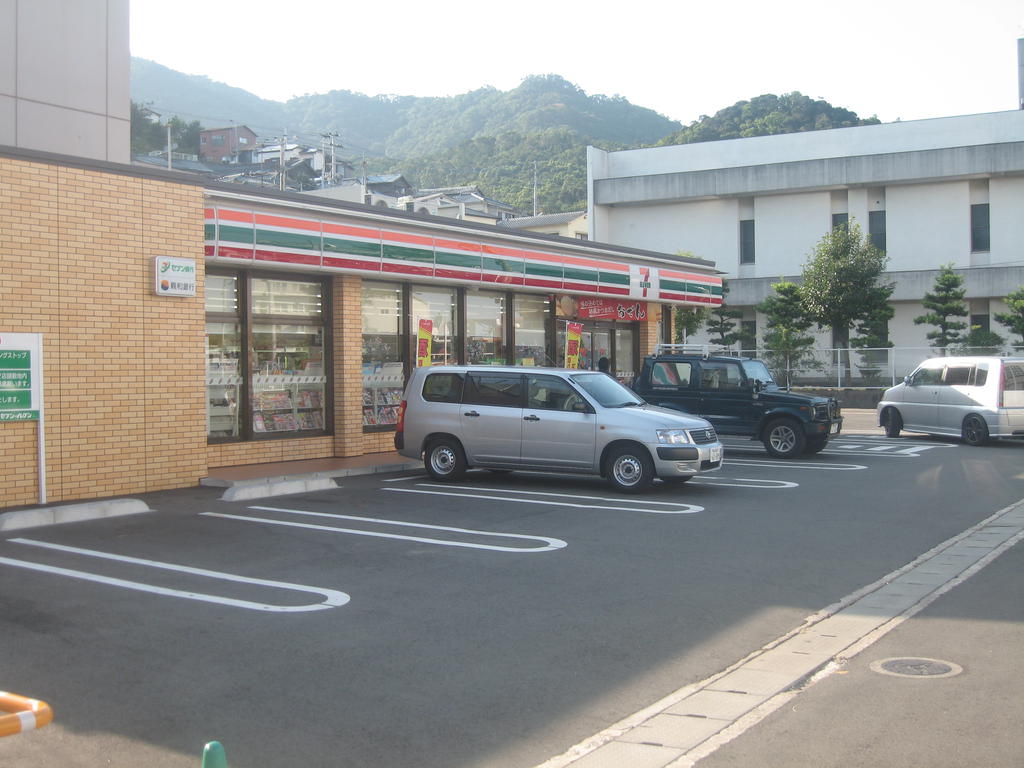 Convenience store. Seven-Eleven Nagasaki Fuchimachi store up (convenience store) 452m