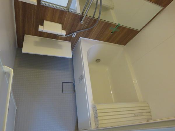 Bathroom. Automatic hot water filling ・ It is with reheating function.