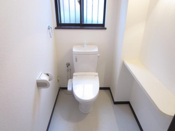 Toilet. There is no feeling of pressure because it is a little spread.