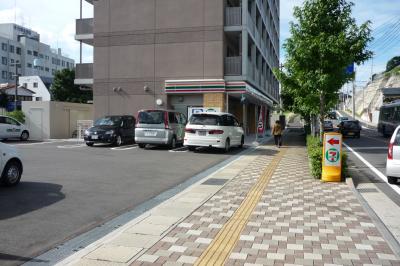 Convenience store. 250m to Seven-Eleven (convenience store)