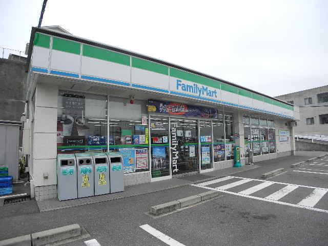 Convenience store. FamilyMart Togitsu Quruli store up (convenience store) 252m