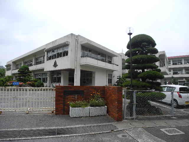 Primary school. 796m until togitsu stand Naco Elementary School (elementary school)