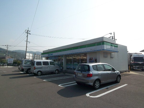 Convenience store. FamilyMart Omura Inter store up (convenience store) 214m