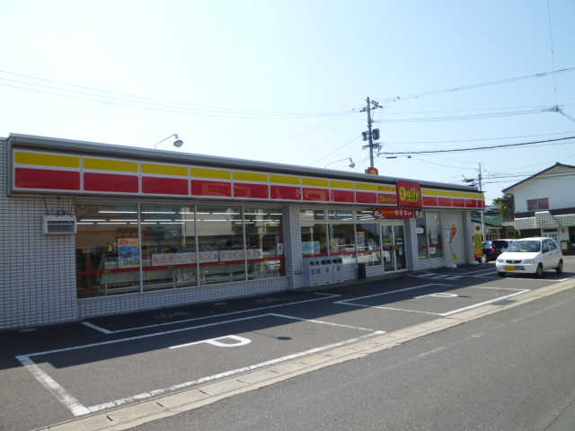 Convenience store. Daily Yamazaki Omura Ikeda 2-chome up (convenience store) 659m