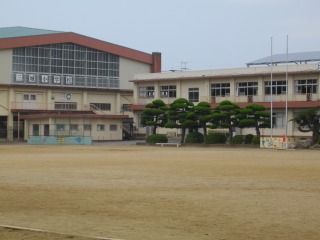 Primary school. 1893m to Omura City Miki elementary school (elementary school)