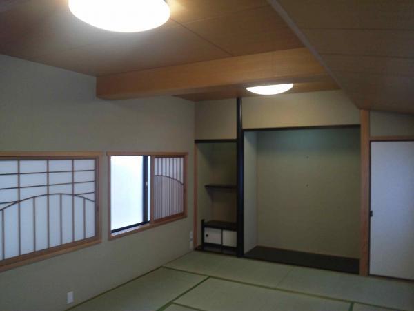 Non-living room. Alcove and 10 quires of Japanese-style us exudes an effect, such as a different space