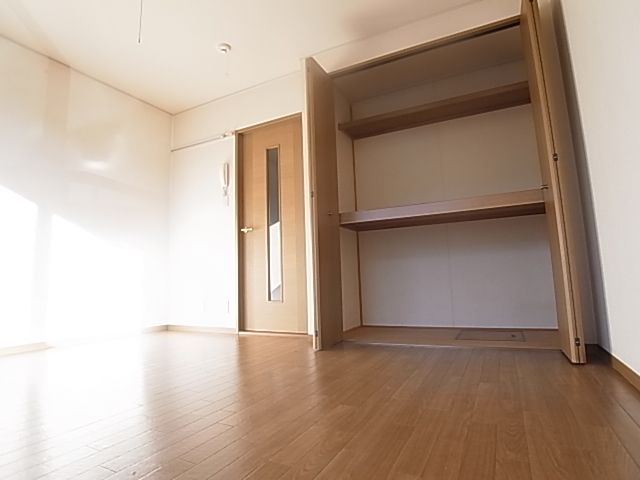 Other room space. It is also equipped pat large storage